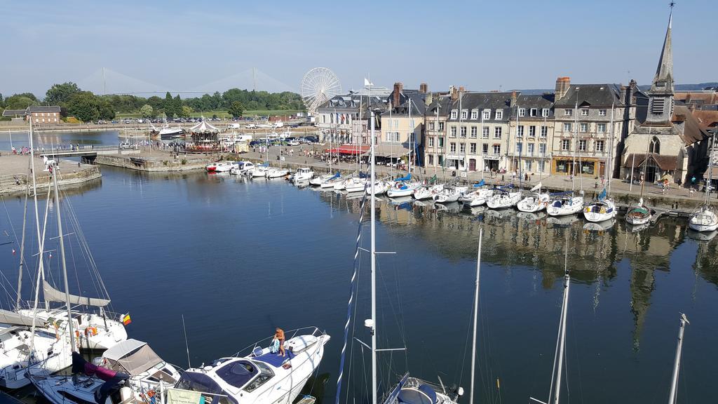 Au Bois Normand Hotel Honfleur Buitenkant foto
